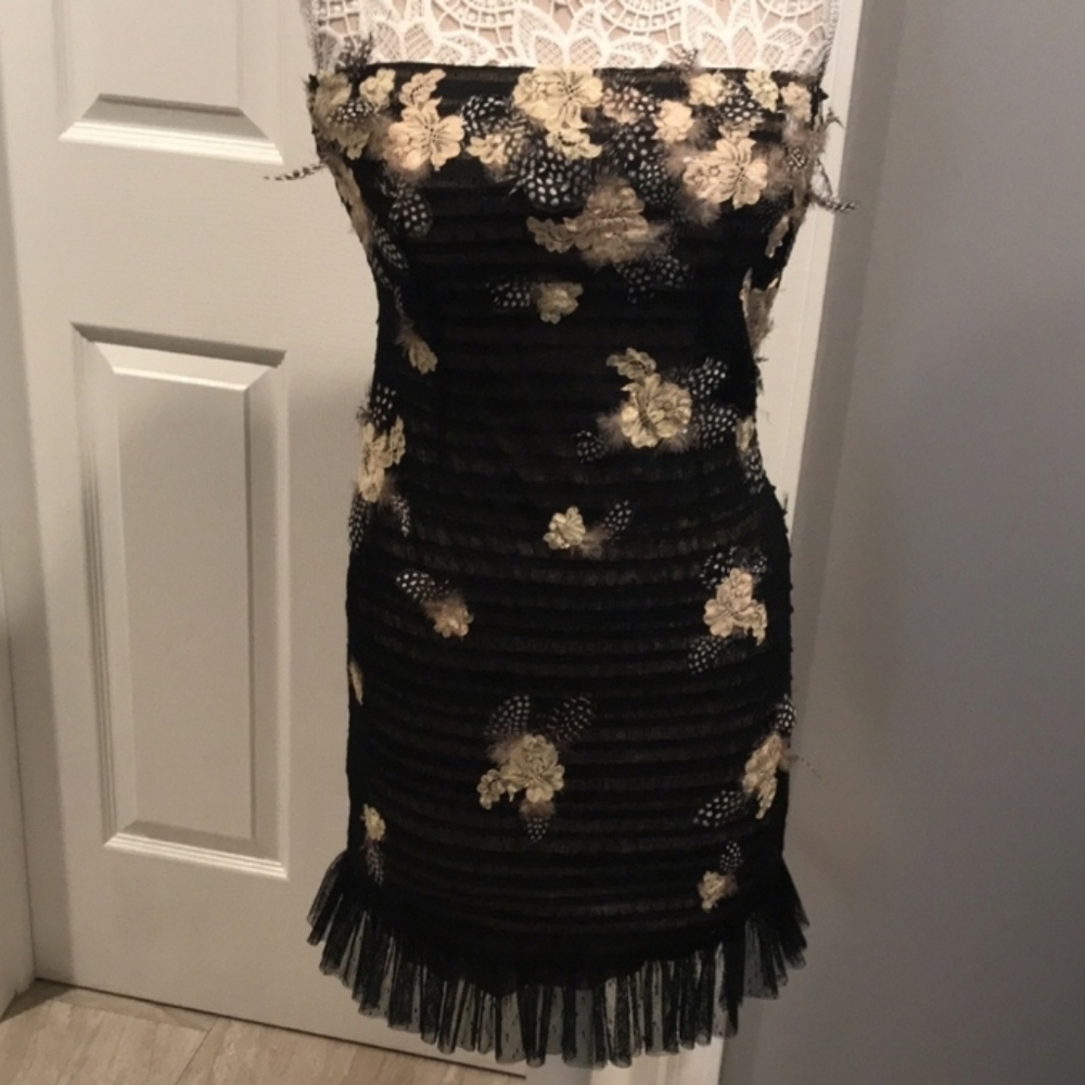 Beautiful BCBGMaxAzria dress - Picture 2 of 8